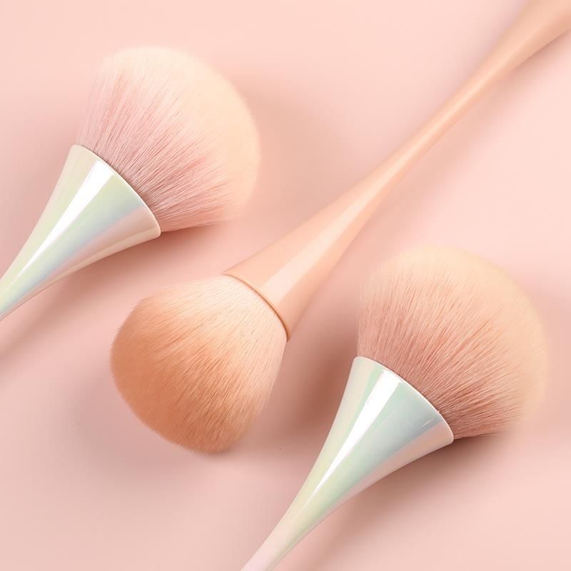 Soft Fluffy Powder Blush Makeup Brush